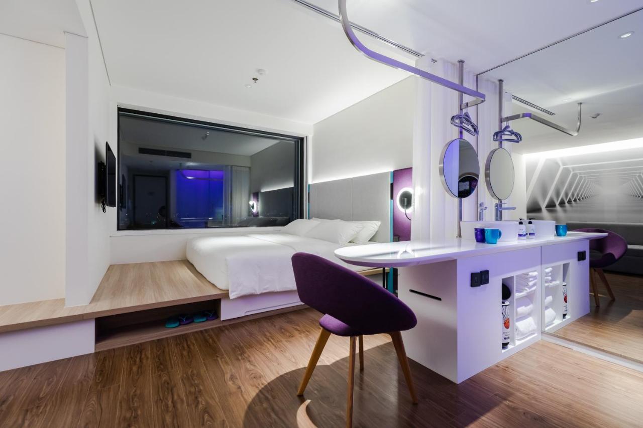 Tru By Hilton Nam Dinh City Centre Exteriör bild